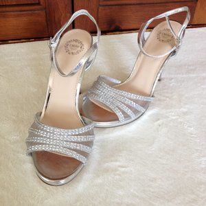 I. Miller Beautiful Shoes  Size 9 1/2 Silver w/ sparkles